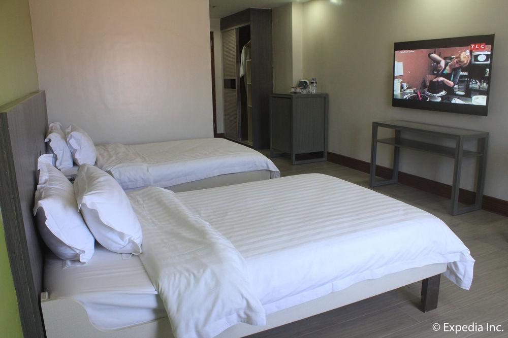 Newtown Plaza Hotel Baguio City Exterior photo